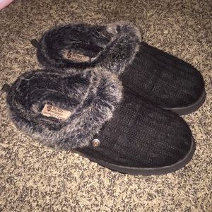 Sketchers slippers